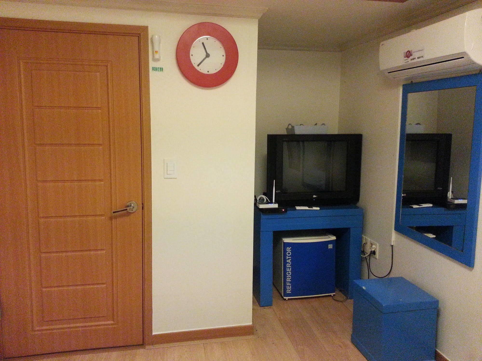 Oppa Hostel Seul Zewnętrze zdjęcie